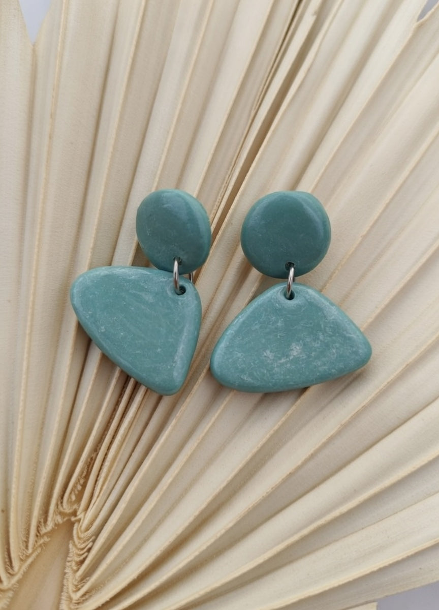 Chic sparkling earrings