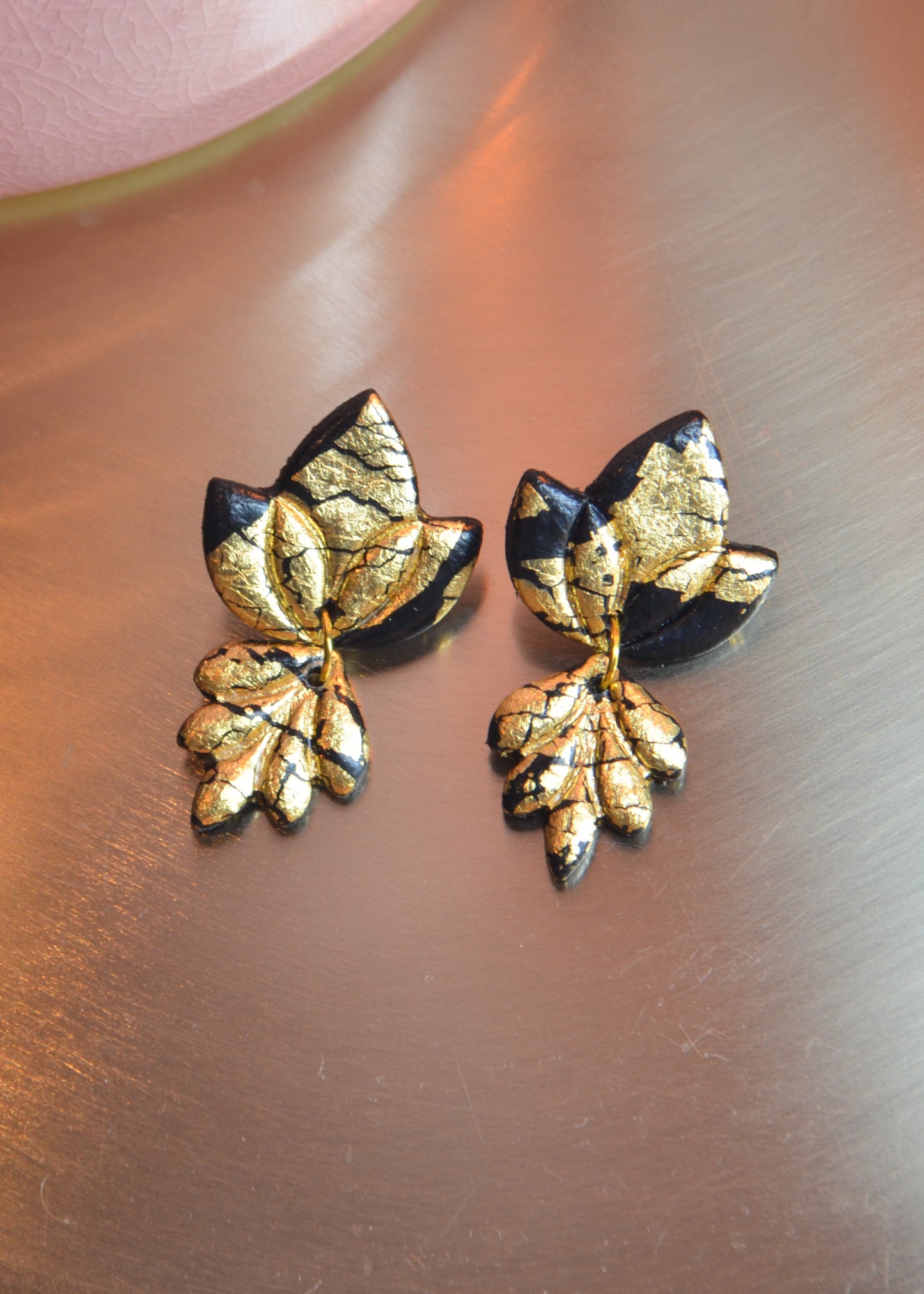 Oorbellen Leaves black/gold